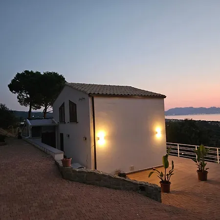 Michela - Dimora Di Charme A Con Panorama Sul Mare By Biz