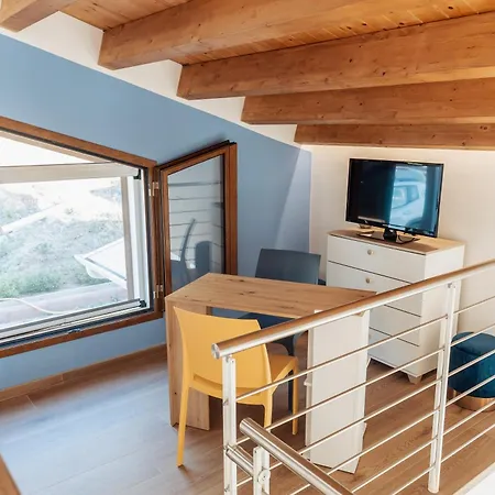 Michela - Dimora Di Charme A Con Panorama Sul Mare By Biz *