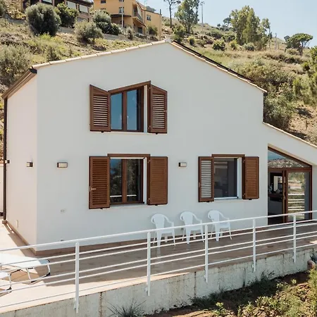 Michela - Dimora Di Charme A Con Panorama Sul Mare By Biz