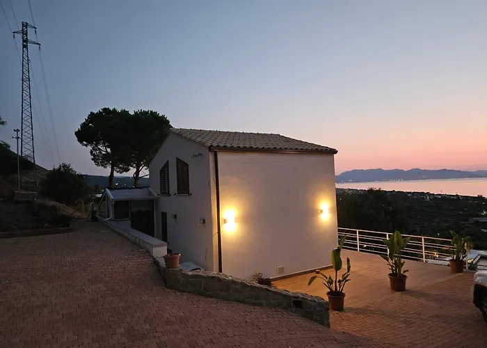 Michela - Dimora Di Charme A Con Panorama Sul Mare By Biz